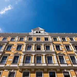 Lehrerhaus Szálloda